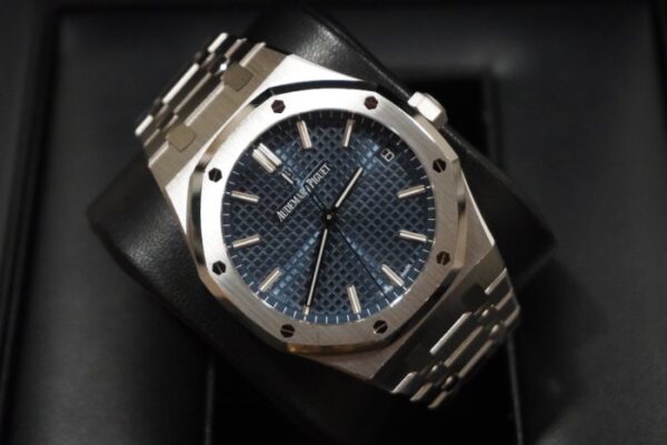 Audemars Piguet 15500ST Blue – 10/2020 Complete Set - Image 4