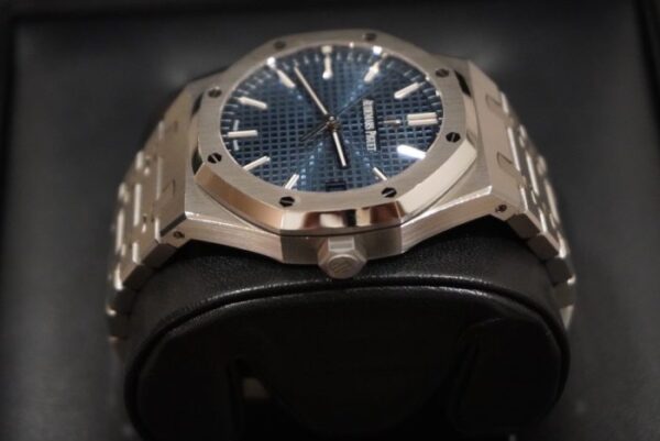 Audemars Piguet 15500ST Blue – 10/2020 Complete Set - Image 2