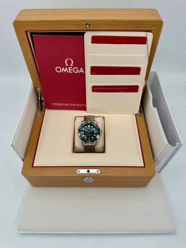 NEW 2023 Omega Seamaster Diver 300M 42mm 21030422110001 Green Dial - Image 4